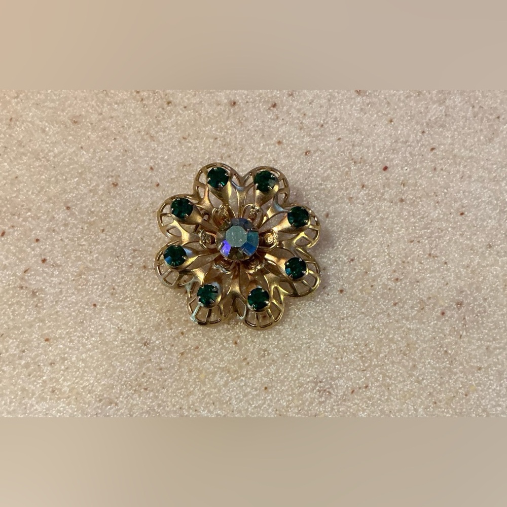 Elegant Gold and Green Floral Brooch